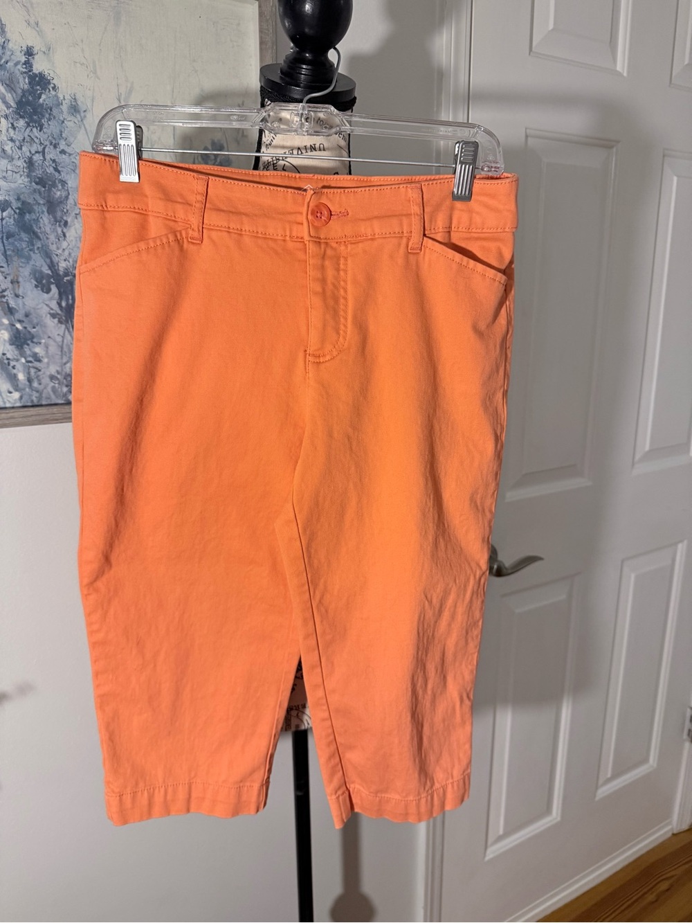 St. John's Bay Coral Capri Pants. 8P